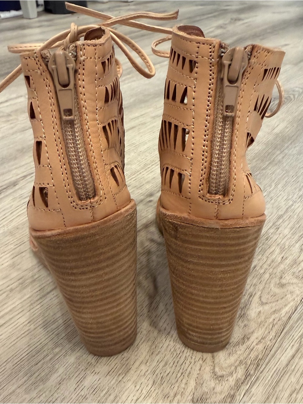 Jeffrey Campbell Cutout Lace Up Wedge Heels Size 5.5 - Picture 4 of 5